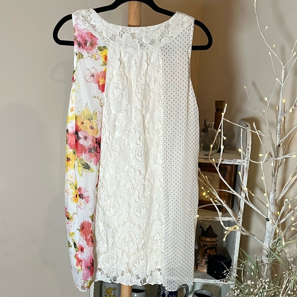 TeSera M Lace,floral,polkadot panels on this sleeveless dress/tunic.Fully lined